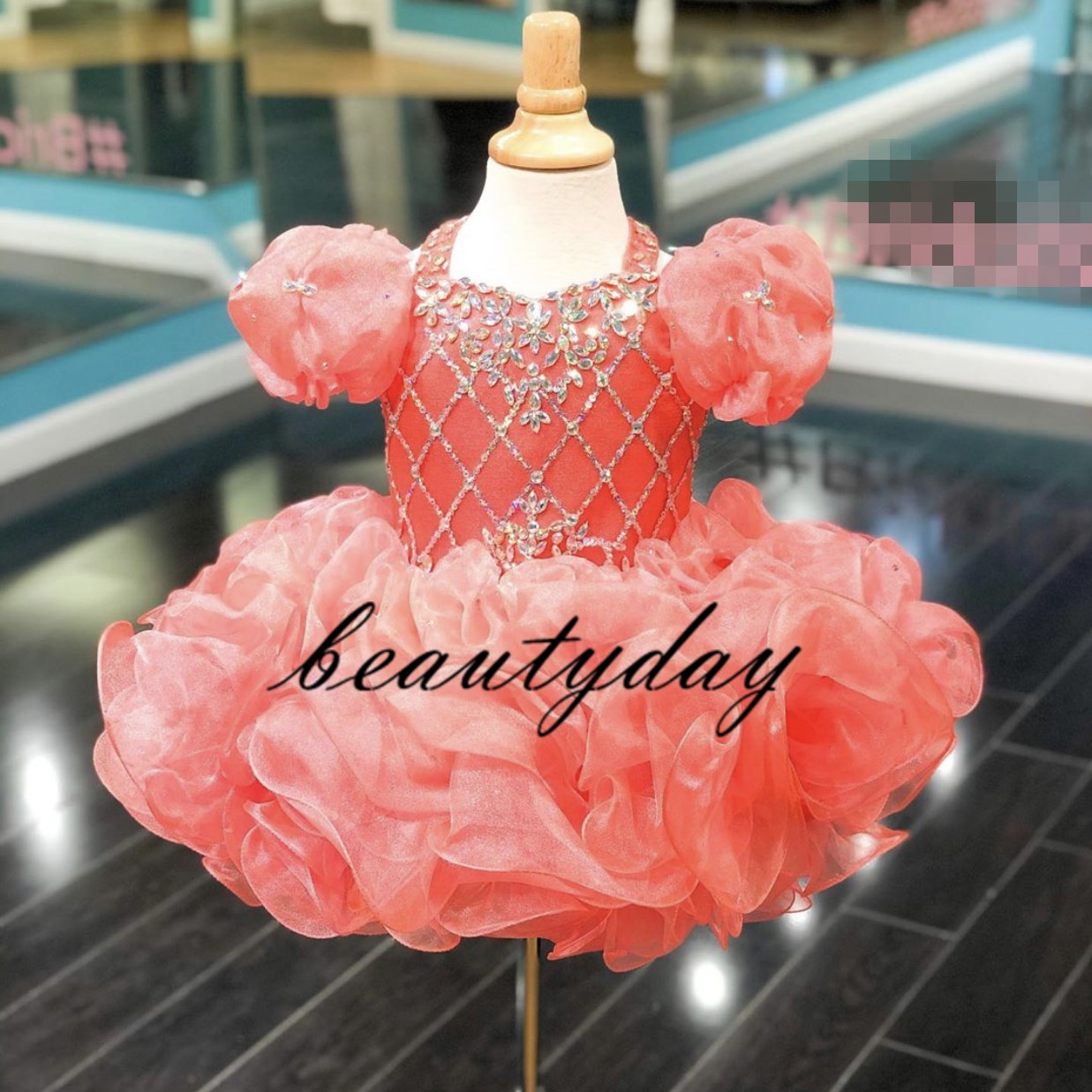 Coral Girls Pageant Dresses 2020 New Toddler Kids Ball Gown Glitz Flower Girl Dress Weddings Beaded Drapped Cupcake Size 3 5 7 9, Green
Coral Girls Pageant Dresses 2020 New Toddler Kids Ball Gown Glitz Flower Girl Dress Weddings Beaded Drapped Cupcake Size 3 5 7 9, Green