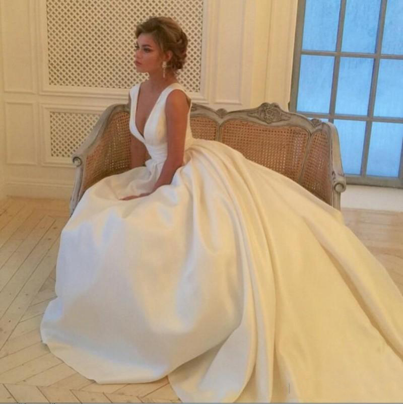 Simple Deep V Neck Satin Wedding Dresses Court Train Backless Plus Size A Line Wedding Bridal Gowns vestidos de novia, White
Simple Deep V Neck Satin Wedding Dresses Court Train Backless Plus Size A Line Wedding Bridal Gowns vestidos de novia, White