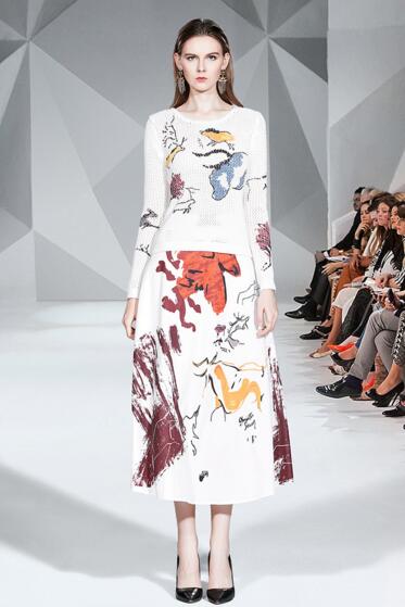 New Autumn Sweater Hollow Graffiti Sweater + High Waist Wild Print Dress Set, White
New Autumn Sweater Hollow Graffiti Sweater + High Waist Wild Print Dress Set, White