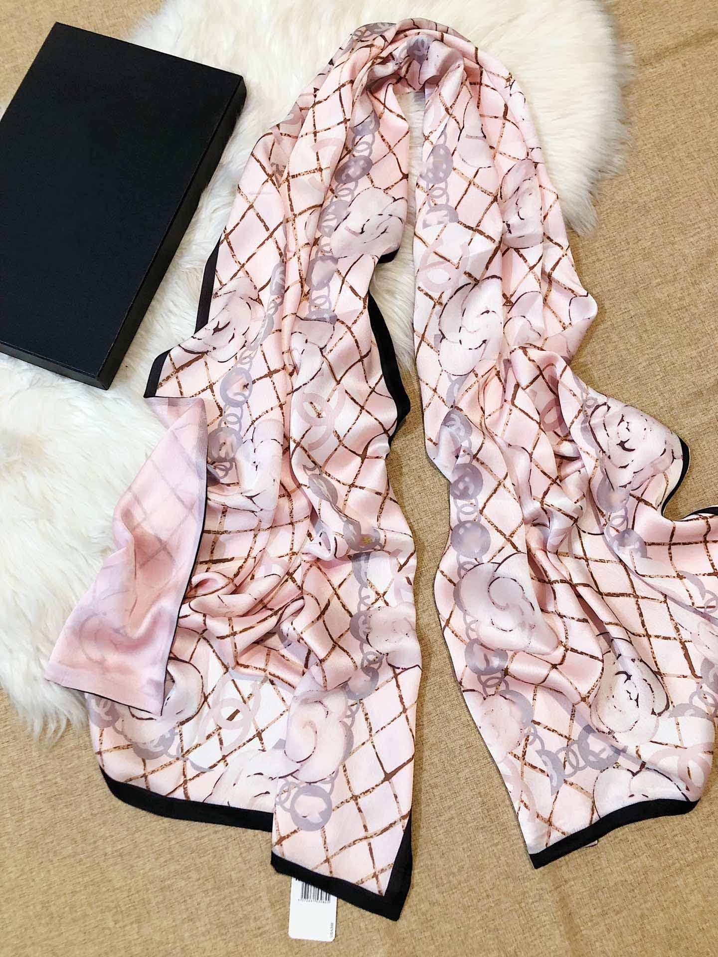 CSC10 2019 winter silk solf scarves high-end classic brand fashionable men and women large shawls 65-180cm scarf for women, Blue;gray
CSC10 2019 winter silk solf scarves high-end classic brand fashionable men and women large shawls 65-180cm scarf for women, Blue;gray
