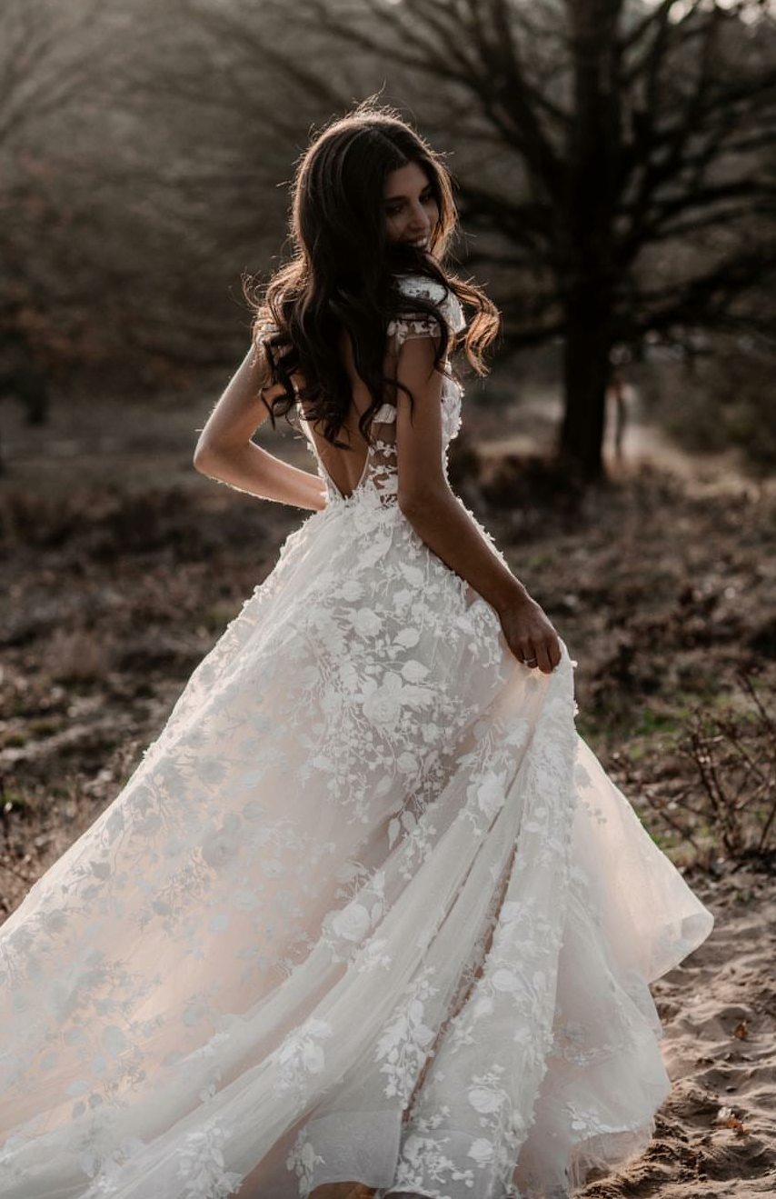 berta boho wedding dresses backless sweep train lace applique tulle beach bridal gowns cap sleeves deep v neck robe de marie