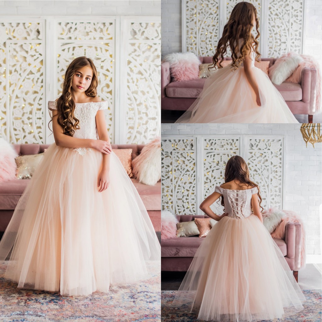 Lovely Ball Gown Flower Girl Dress Off Shoulder Short Sleeve Tulle Lace Applique Ruched Wedding Dress Ankle Length Girl's Birthday Part, White
Lovely Ball Gown Flower Girl Dress Off Shoulder Short Sleeve Tulle Lace Applique Ruched Wedding Dress Ankle Length Girl's Birthday Part, White