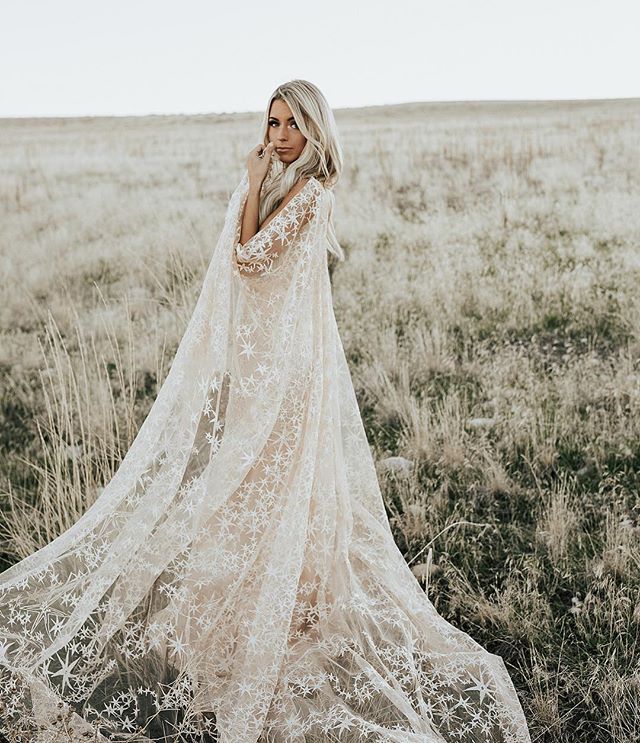 SwooningDresses Dazzling Wedding Awesome Floral Print Star Bridal Gowns With Cape Bohemian Country Vestido De Noiva
