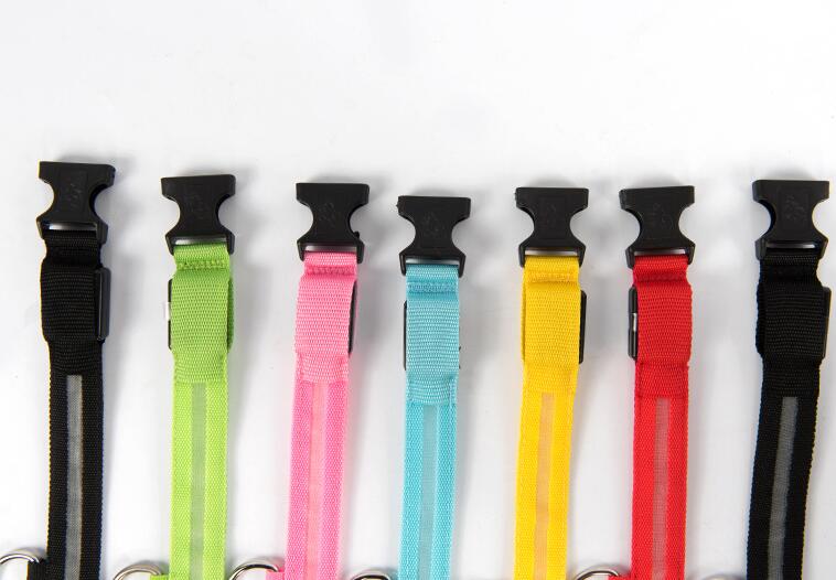LED Nylon Pet Dog Collar Night Safety LED Light Flashing Glow in the Dark Small Dog Pet Leash Dog Collar Flashing Safety Collar GB905