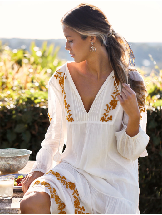 White floral embroidery cotton long boho dress V-neck tassel-tie 2020 new spring summer dress long sleeve dress women
White floral embroidery cotton long boho dress V-neck tassel-tie 2020 new spring summer dress long sleeve dress women