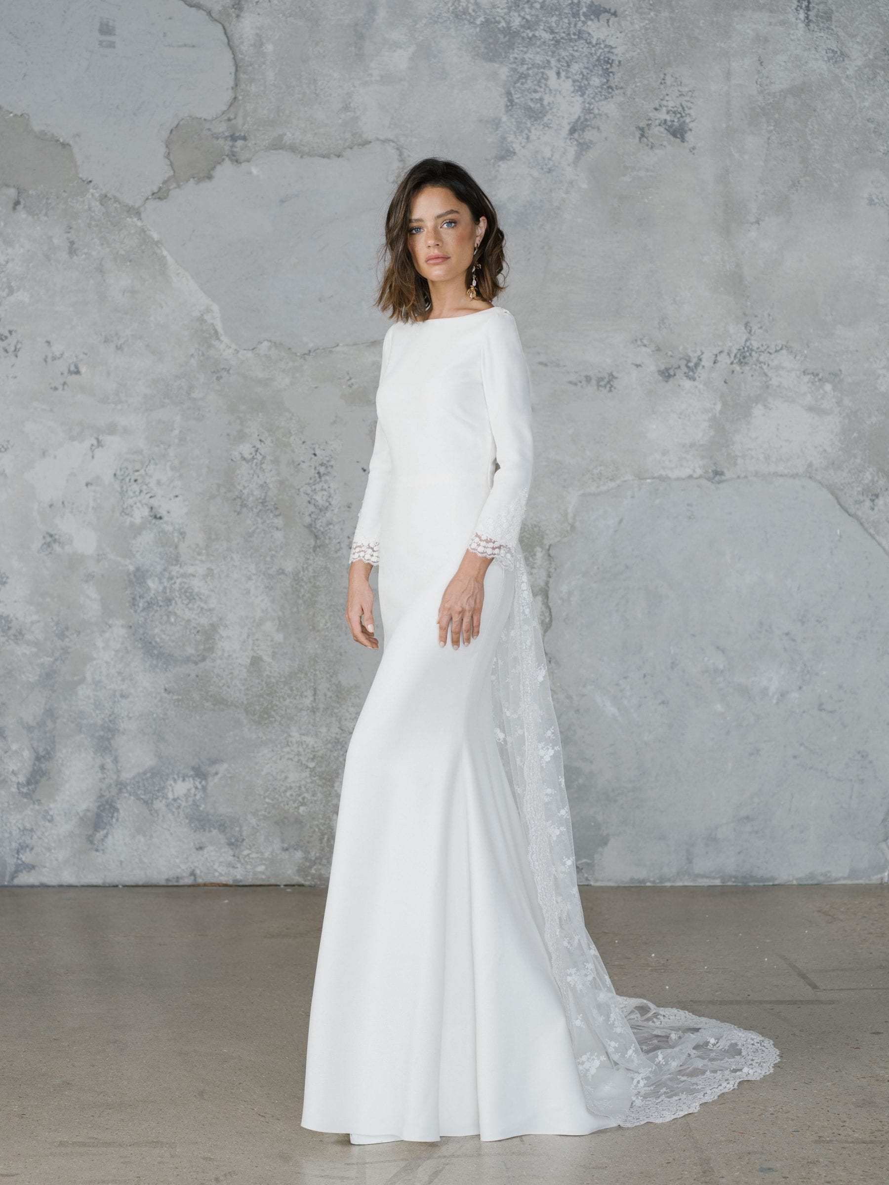 Elegant Mermaid Dresses Long Sleeve Sexy Backless Bridal Gowns Sweep Train Custom Made Lace White Beach Wedding Dress