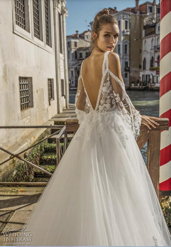 2019 Long Sleeve Wedding Dress Bridal Gowns V Neck Appliqued A Line Sexy Backless Boho Wedding Dress Sweep Train Plus Size Bridal Gowns