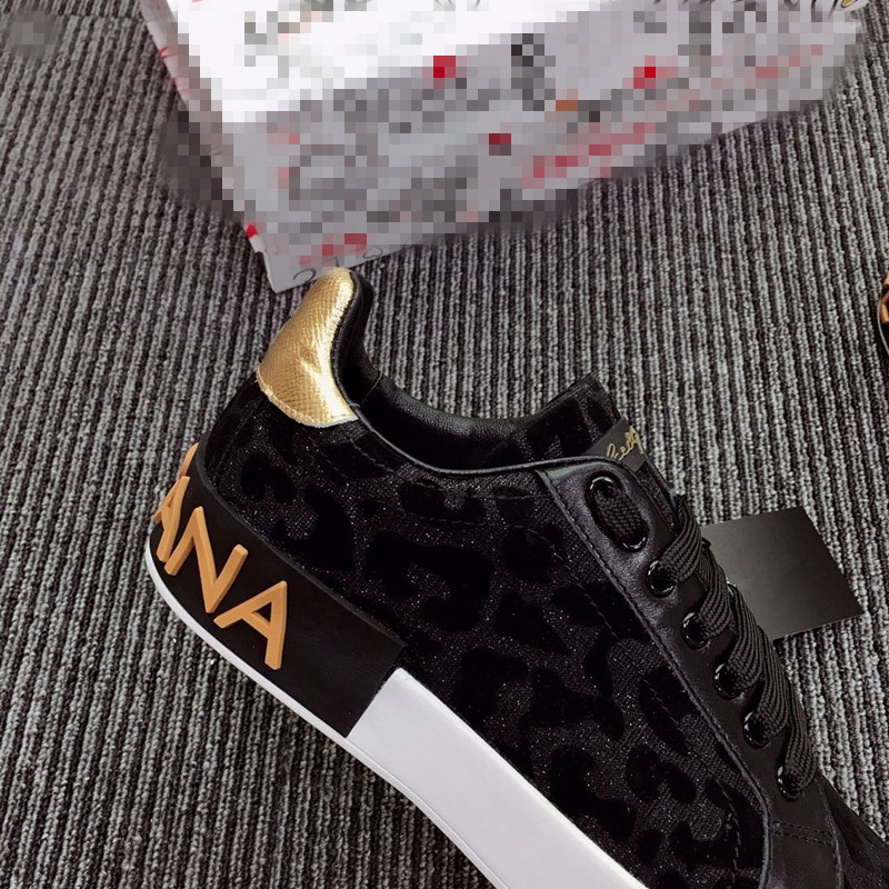 Red Bottom Low Cut Spikes Flats Casual Shoes Black Blue Suede Silver Diamond Top Quality Men Women Sneakers size35-45, 01
Red Bottom Low Cut Spikes Flats Casual Shoes Black Blue Suede Silver Diamond Top Quality Men Women Sneakers size35-45, 01