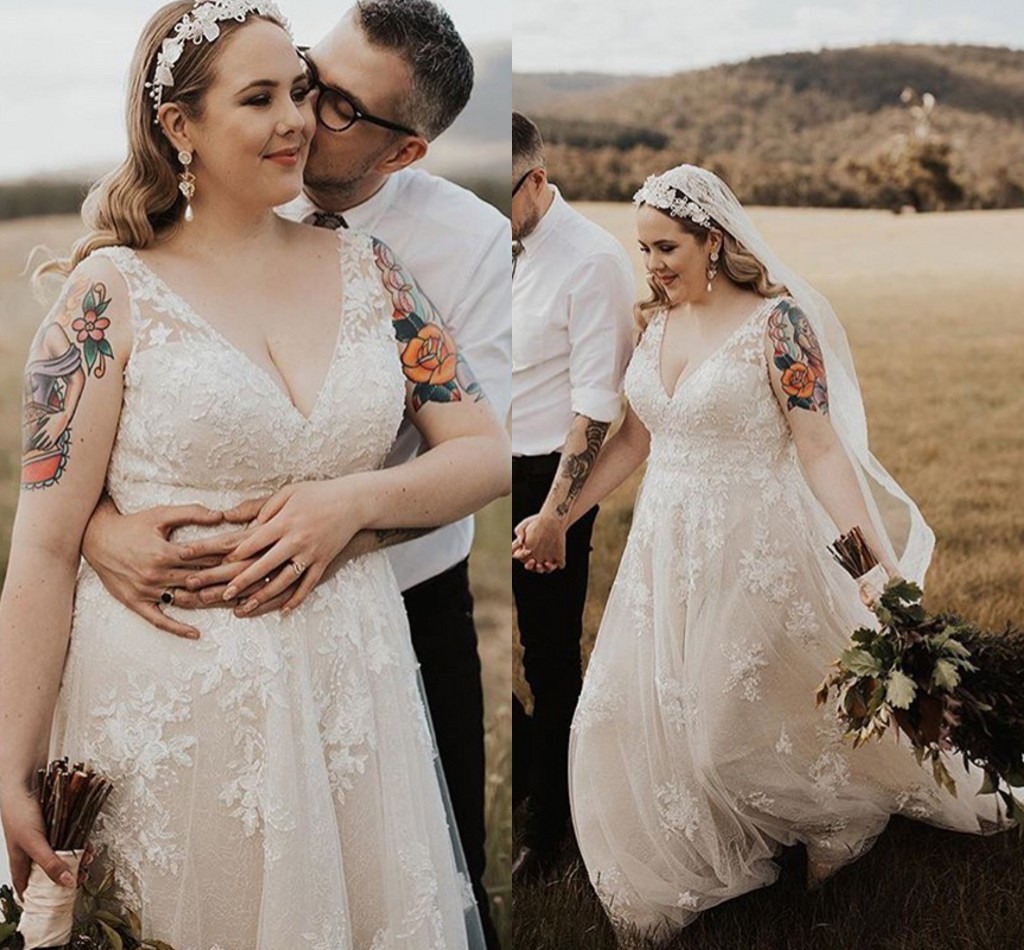 Plus Size Bohemian Wedding Dresses 2020 Elegant Lace Applique V-neck fairy Full Length Beach Holiday Country Wedding Gowns