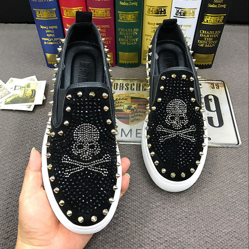 2019 New Italy Style Fashion skull Men loafers Diamond Rhinestones Spikes men shoes Rivets Casual Flats Black Red sneakers
2019 New Italy Style Fashion skull Men loafers Diamond Rhinestones Spikes men shoes Rivets Casual Flats Black Red sneakers