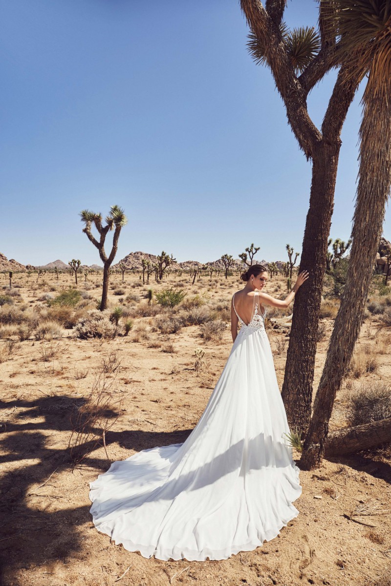 calla blanche bohemian chiffon wedding dresses lace appliqued bridal gowns for beach gardens v neck backless sweep train wedding dress