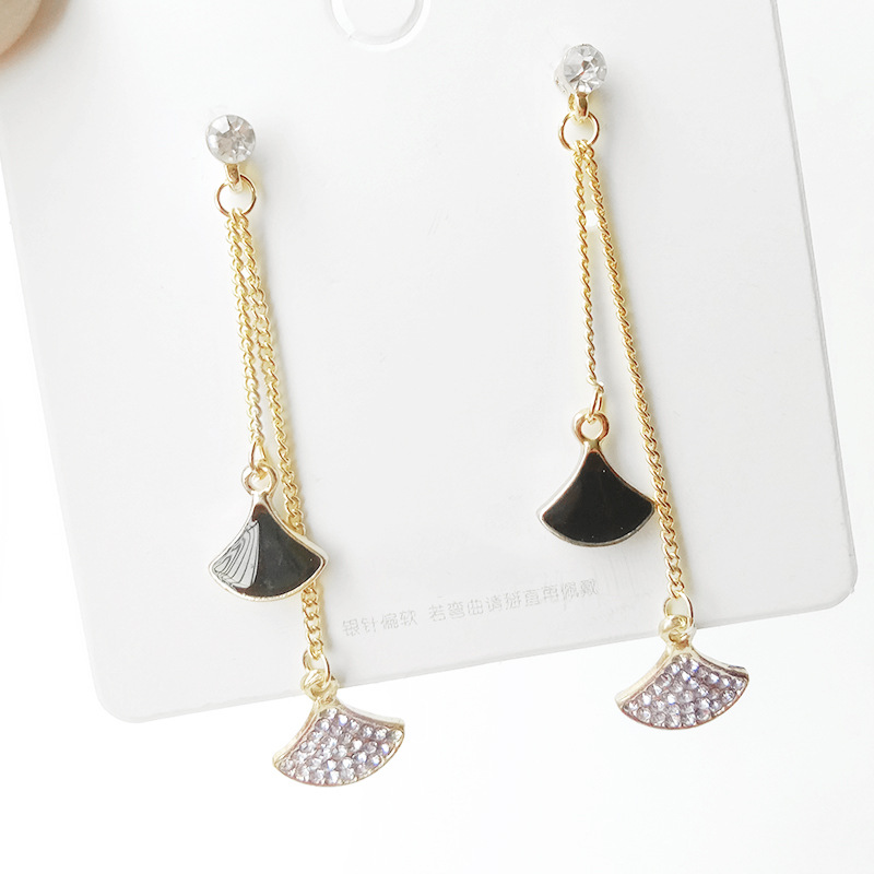 Stud Sweet Girl Earrings Fashion Super Fairy Ladies Wild Slim Thin Fan-shaped Tassel Long 2021 Wholesale
Stud Sweet Girl Earrings Fashion Super Fairy Ladies Wild Slim Thin Fan-shaped Tassel Long 2021 Wholesale