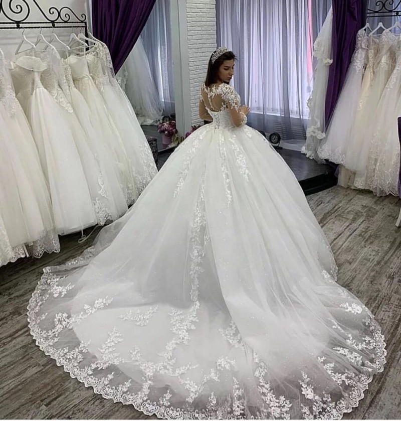 2020 New Ball Gown Wedding Dresses Appliqued Sheer Neckline and Long Sleeves White Tulle Zipper and Lace-up Back Princess Wedding Gowns