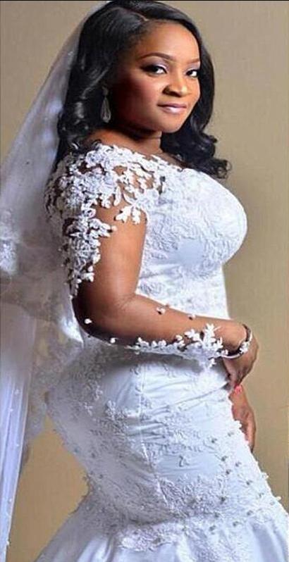 White Applique Lace Mermaid Wedding Dresses Simple long Sleeves Sweep Train Zipper Tiered Bridal Gown vestido de noiva Custom Made