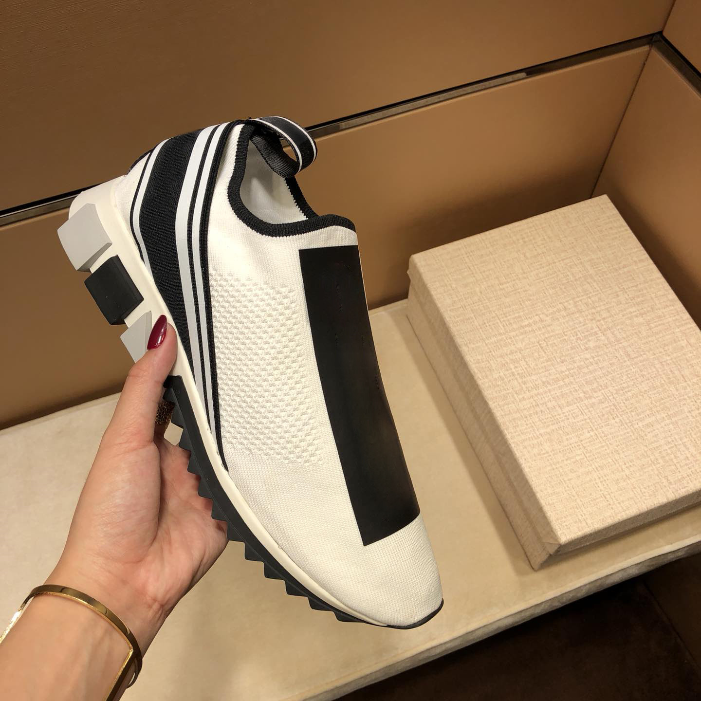 2020 New Arrival D Sorrento Sneaker Men Women Casual Shoes Slip-on Knit Race Runner Cheap Sports King Of Love Luxury Designers Chaussures dfvbdsb, Fuchsia
2020 New Arrival D Sorrento Sneaker Men Women Casual Shoes Slip-on Knit Race Runner Cheap Sports King Of Love Luxury Designers Chaussures dfvbdsb, Fuchsia