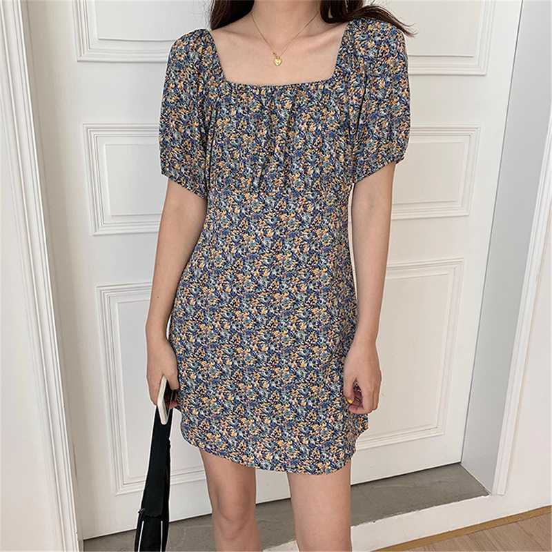 2020 Vintage Squar Collar Floral Mini Dress Women Casual Sexy Flower Printed Puff Sleeve Woman Summer Dresses Short for Clothing
2020 Vintage Squar Collar Floral Mini Dress Women Casual Sexy Flower Printed Puff Sleeve Woman Summer Dresses Short for Clothing