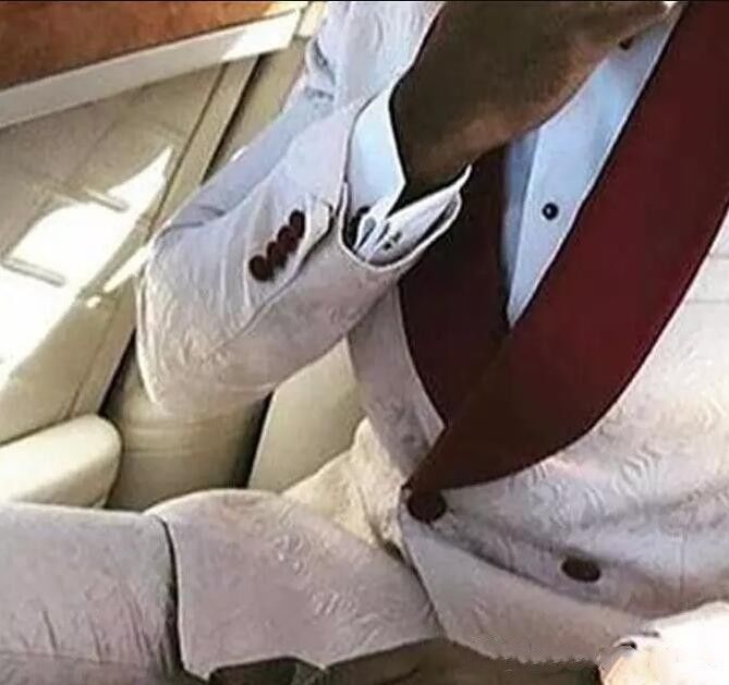 2019 Custom Made Mens Wedding Suits White Burgundy Shawl Lapel Slim Fit 2Pcs Tuxedos Groomsman Suit