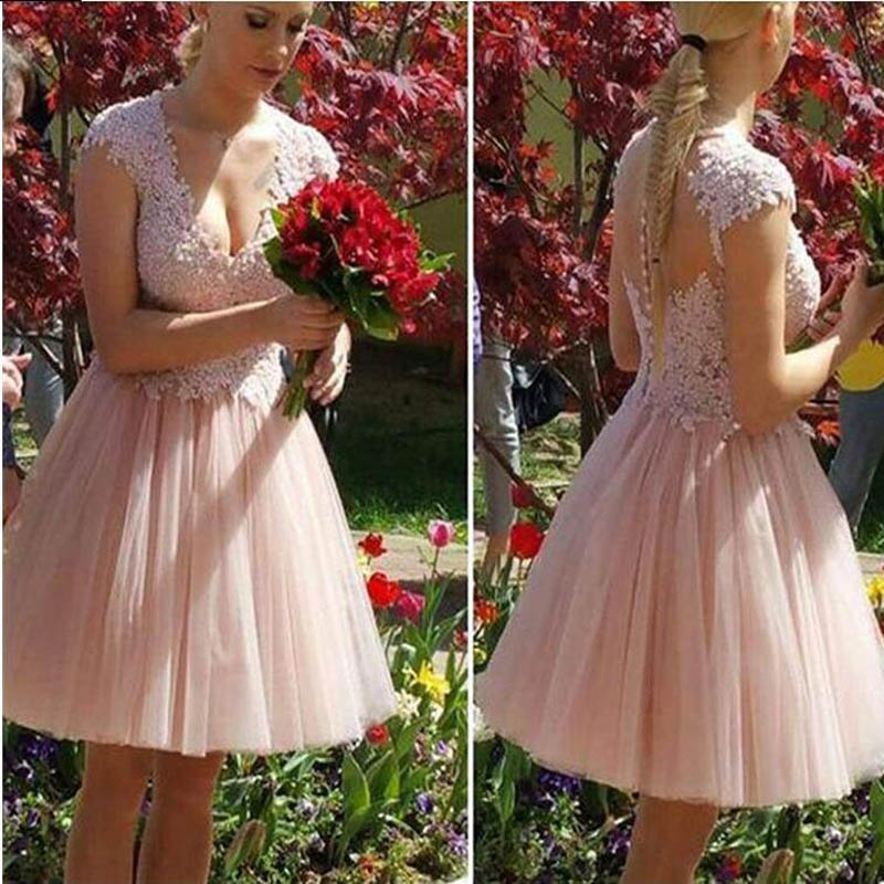 Free Shipping A Line Pink V-Neck Short Graduation Dress 2020 Lace Appliques Beaded Homecoming Dresses Illusion Buttons Back Prom Dress