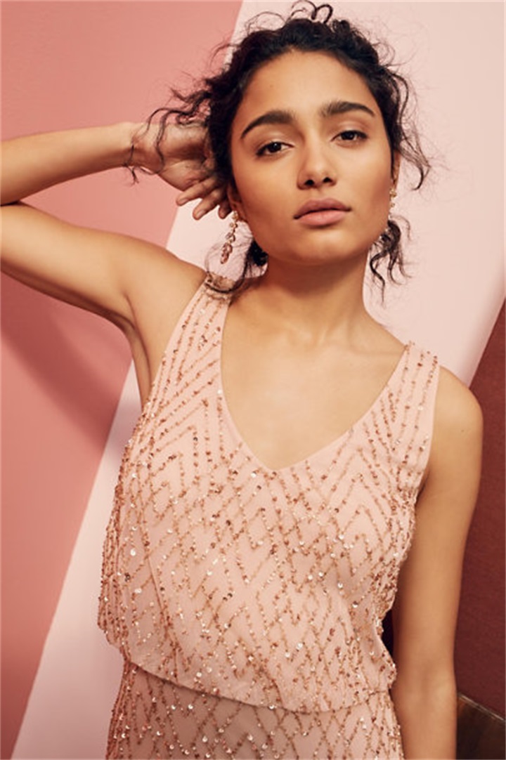 2020 Simple Dresses Sleeveless V Neck Mother Of The Bride A Line Lace Sequins Wedding Dress 0508