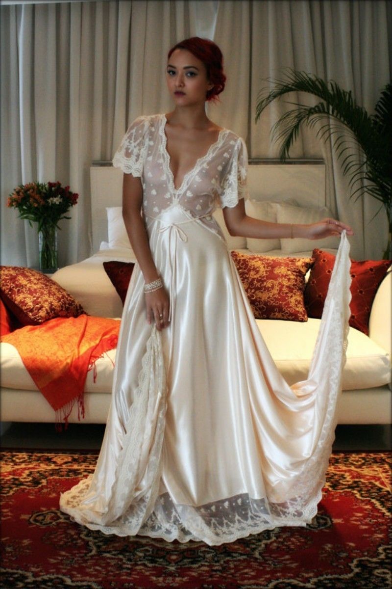 Sexy Wedding Robes Gown Set 2 For Women pieces Deep V Neck Lace Trimmed Custom Long Sleeve Lingerie Bridal Sleepwear Nightgown Bathrobes