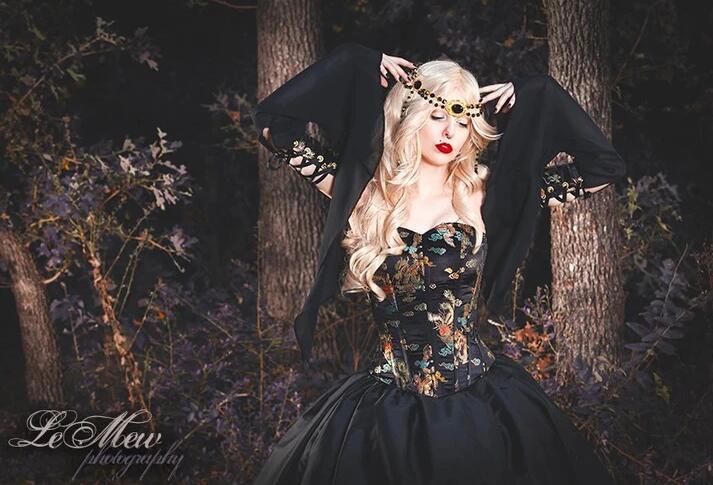 2020 Gothic Black Wedding Dresses Sweetheart Long Sleeve Vintage Victorian Bridal Gowns Embroidery Satin Vestidos De Novia