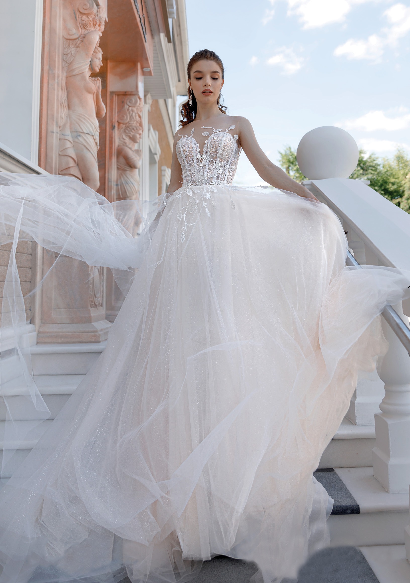 Spring New A Line Wedding Dresses Illusion Sheer Neck Appliques Bridal Gowns See Through Backl Beach Wedding Dress