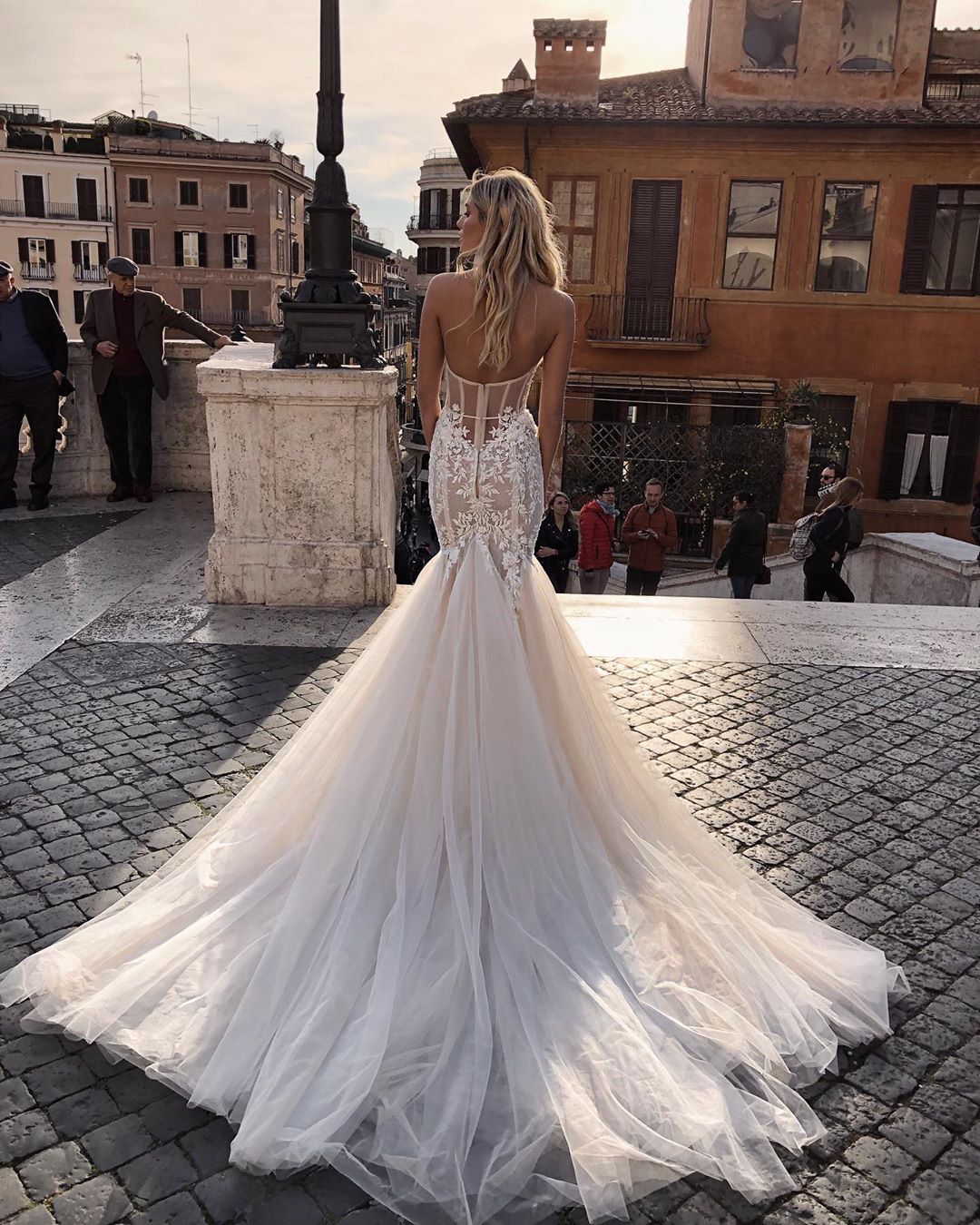 Berta Mermaid Lace Wedding Dresses Strapless Neck Appliqued Bridal Gowns Plus Size Sweep Train Tulle robes de mariée