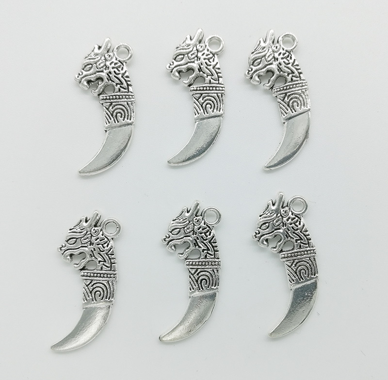 50pcs/Lot Wolf Tooth Charms Pendants Retro Jewelry Accessories DIY Antique silver Pendant For Bracelet Earrings Keychain 30*12mm
50pcs/Lot Wolf Tooth Charms Pendants Retro Jewelry Accessories DIY Antique silver Pendant For Bracelet Earrings Keychain 30*12mm