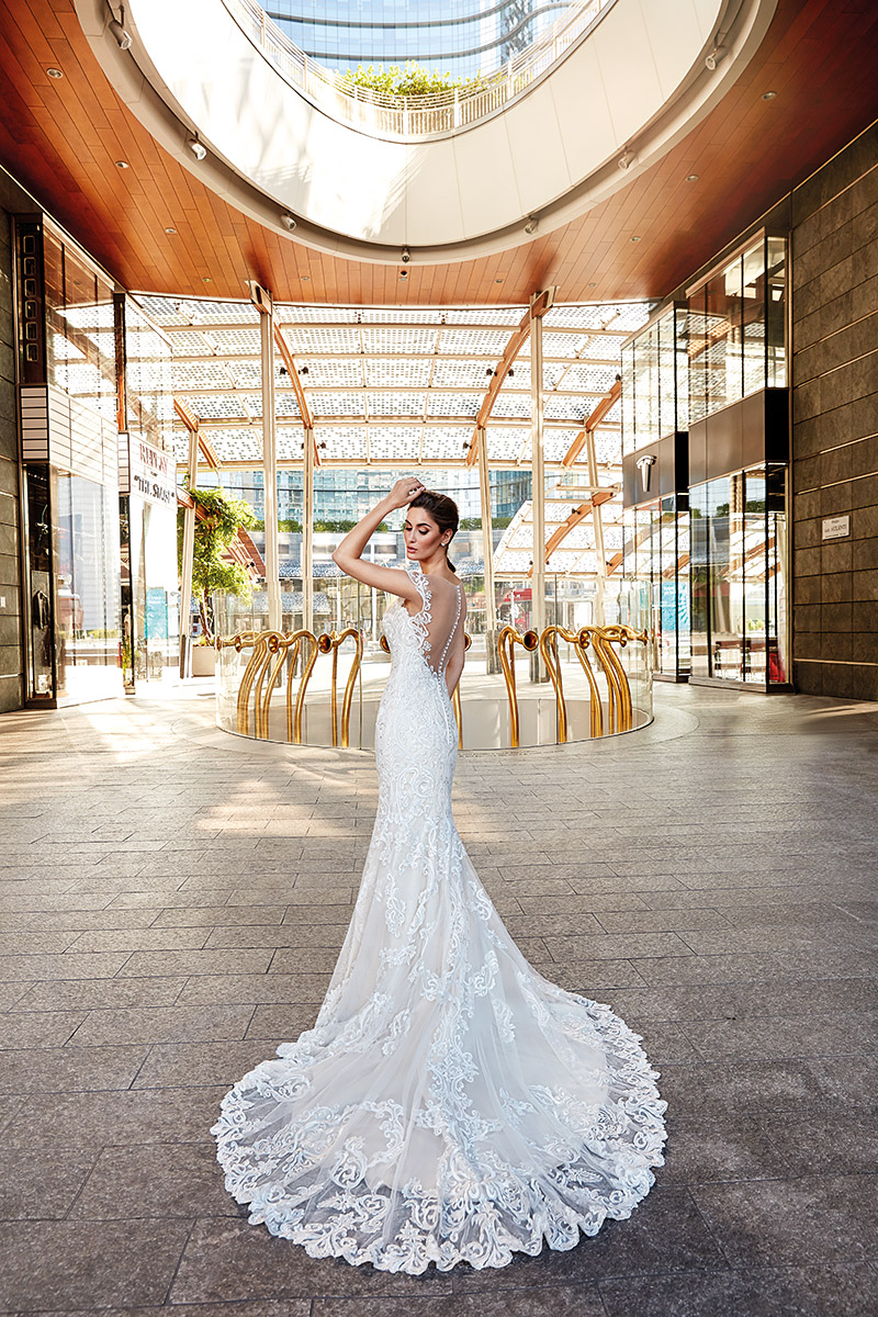 Eddy K Latest Mermaid Wedding Dresses Lace Applique Sheer Neck Sweep Train Bridal Gowns Covered Button Custom Made Wedding Dress