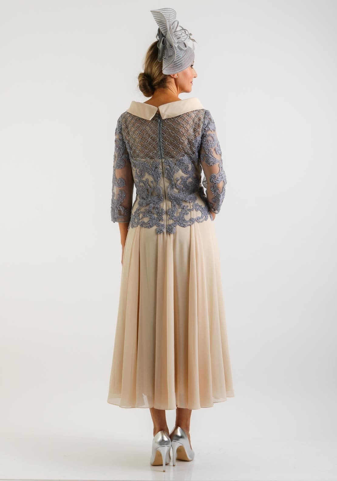 Elegant Lace Mother Of The Bride Dresses With Long Sleeves Beaded Jewel Neck Wedding Guest Dress Tea Length Chiffon Evening Gowns