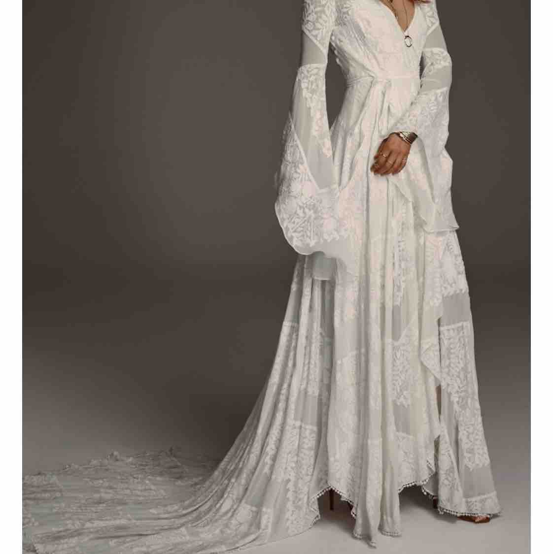 Elegant Bohemain Dresses V Neck Lace Bridal Gowns Puffy Long Sleeves Boho Beach Wedding Dress Custom Plus Size