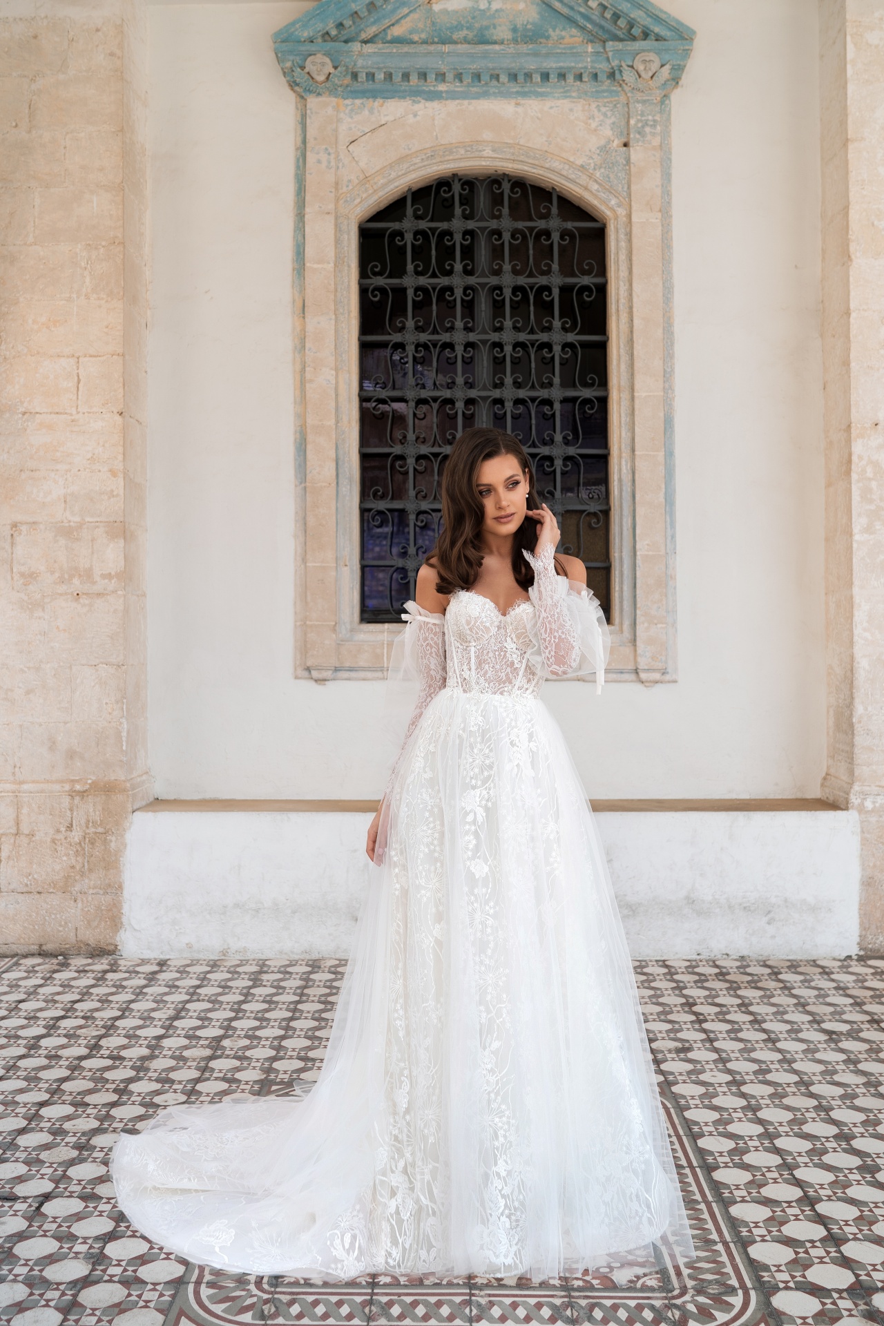 elegant illusion a line wedding dresses long sleeve sweetheart neck lace applique backless sweep train plus size beach robe de marie
