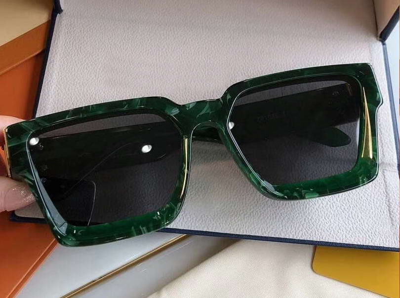 MILLIONAIRE Sunglasses Green Grey Shaded Glasses Mens Sunglasses Shades Fashion Glasses New with Box
MILLIONAIRE Sunglasses Green Grey Shaded Glasses Mens Sunglasses Shades Fashion Glasses New with Box