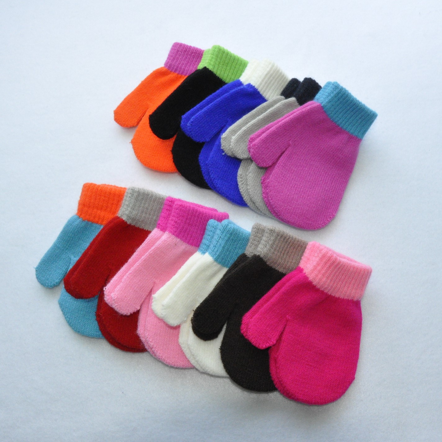 1-4 year kindergarten kids warm finger gloves in winter infant anti-chaos grabbing acrylic knitting gloves cute candy color mittens, Mix colors send randomly
1-4 year kindergarten kids warm finger gloves in winter infant anti-chaos grabbing acrylic knitting gloves cute candy color mittens, Mix colors send randomly