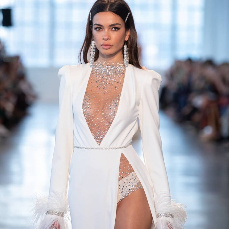 2020 Deep V Neck Evening Dresses with Thigh High Slit Sexy Crystals Prom Gowns Long Sleeve Feathers Special Occasion Party Dress Custom Made