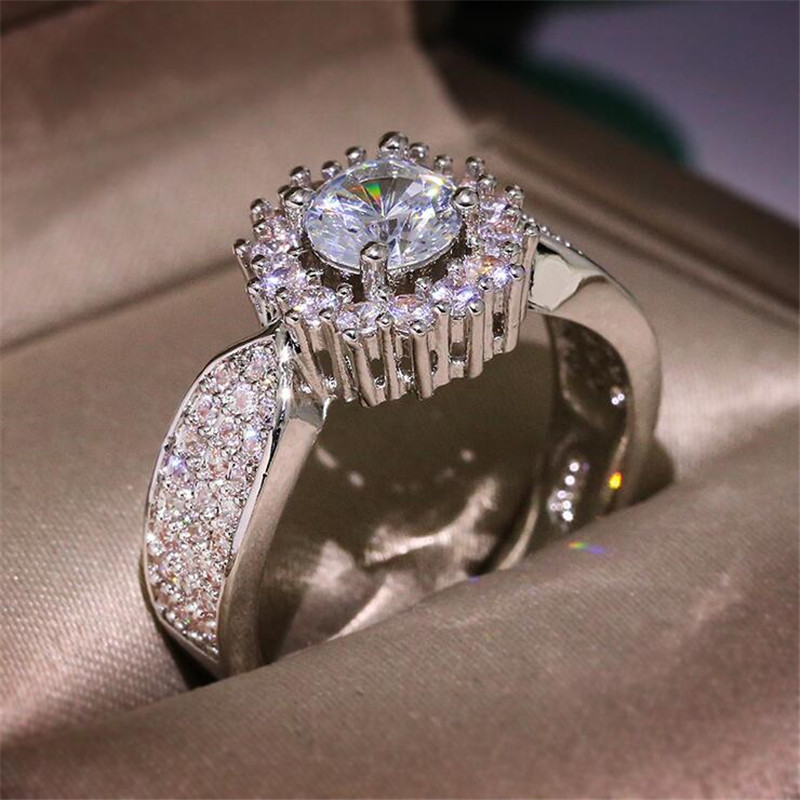 Sparkling Luxury Jewelry 925 Sterling Silver Big White Topaz CZ Diamond Promise Eternity Lucky Women Wedding Engagement Bridal Ring Gift
