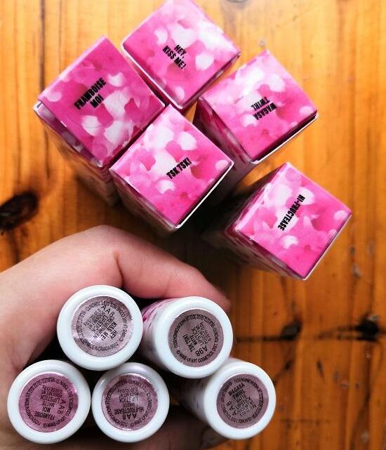 2017 NEW matte Lipstick M Makeup Luster Retro Lipsticks Frost Sexy Matte Lipsticks 3g 5 colors lipsticks with English Name
2017 NEW matte Lipstick M Makeup Luster Retro Lipsticks Frost Sexy Matte Lipsticks 3g 5 colors lipsticks with English Name