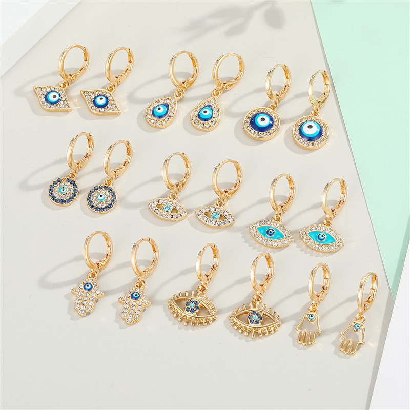 Hoop & Huggie 1Pair Rhinestone Fatima Hand Hollow Evil Eye Earrings For Women Vintage Simple Trendy Round Ear Stud Jewelry
Hoop & Huggie 1Pair Rhinestone Fatima Hand Hollow Evil Eye Earrings For Women Vintage Simple Trendy Round Ear Stud Jewelry