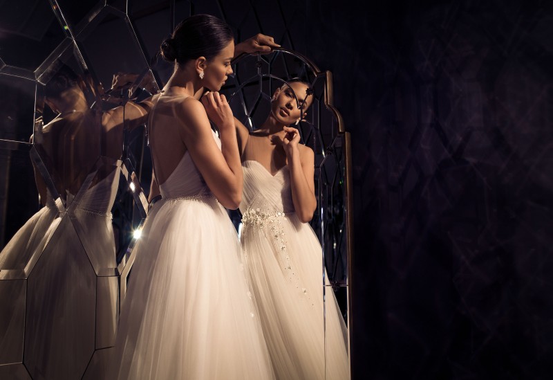 Elihav Sasson 2019 Wedding Dresses With Cape Lace Beads Sheer Neck Tulle Boho Country Wedding Dress Bridal Gown robe de mariée