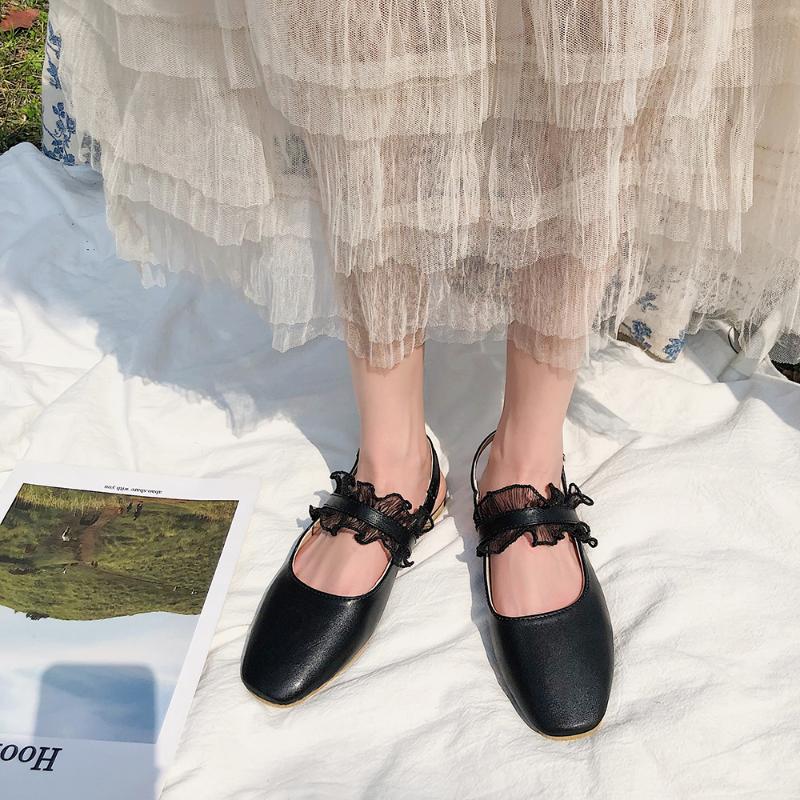 Spring 2020 Korean version of chic sweet shallow mouth single shoes female square head Mary Jane sandals, Beige
Spring 2020 Korean version of chic sweet shallow mouth single shoes female square head Mary Jane sandals, Beige
