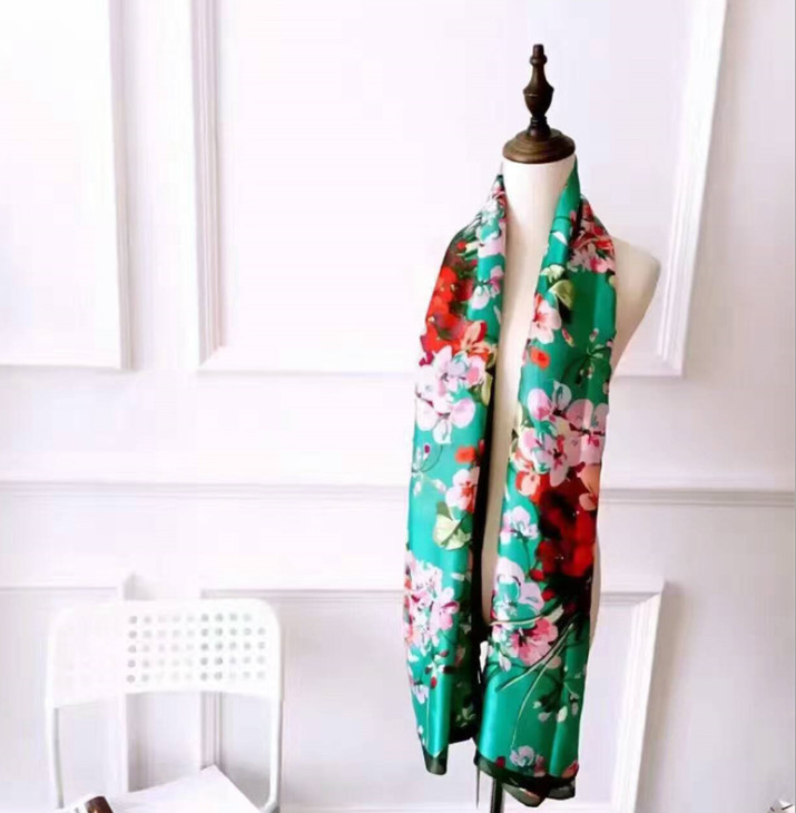 Wholesale-y 2020Fashion autumn and winter brand silk scarves timeless classic, super long shawl fashion women's soft silk scarves