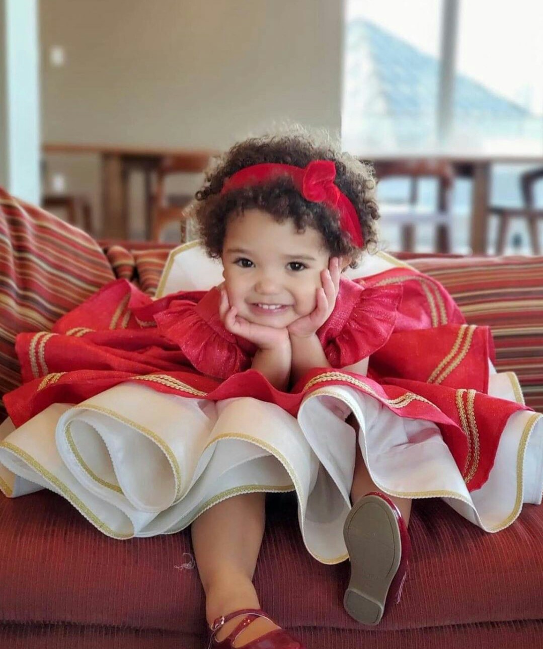 Lovely Flower Girls Dresses For Wedding Red Satin Lace Kids Formal Wear Jewel Tea Length Ruffles Girl Pegeant Dress