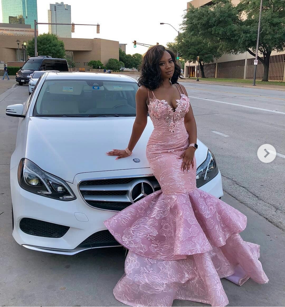 2019 Pink Mermaid Prom Dresses New Spaghetti Lace 3D Floral Appliqued Beaded Evening Gowns Tiered Skirts Black Girl robes de soirée