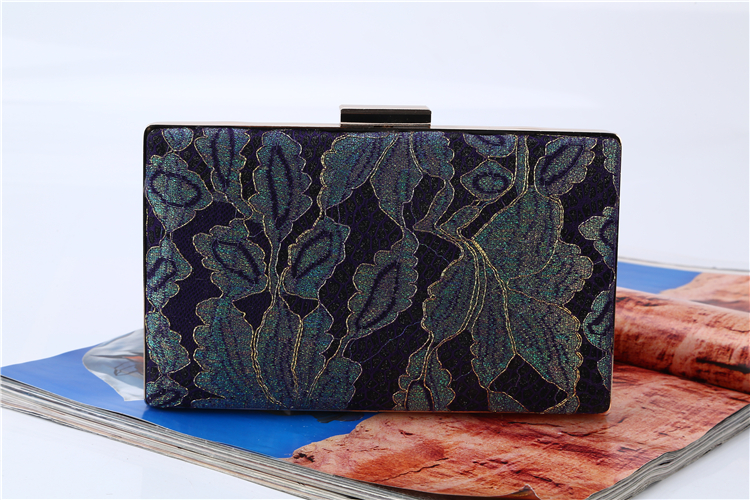 Woman bags Handbags Embroidered dinner bag Handmade vintage clutch Evening bag party bag for party/wedding/banquet bags 
Woman bags Handbags Embroidered dinner bag Handmade vintage clutch Evening bag party bag for party/wedding/banquet bags