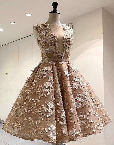 2019 Cheap Short Mini Champagne A Line Cocktail Dresses Party Jewel Neck Lace Appliques Sexy V Back Knee Length Prom Homecoming Gowns