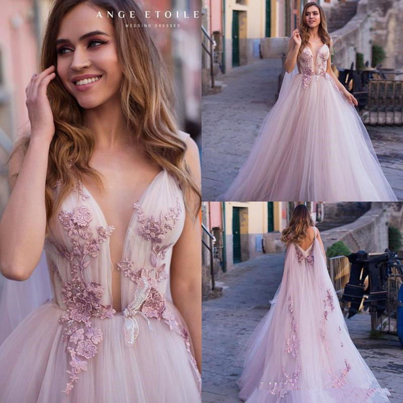 Blush Pink 2020 Wedding Dress Spaghetti Straps Lace Applique Beach Bridal Gowns Backless Wedding Dresses With Long Wraps Cheap, Red
Blush Pink 2020 Wedding Dress Spaghetti Straps Lace Applique Beach Bridal Gowns Backless Wedding Dresses With Long Wraps Cheap, Red