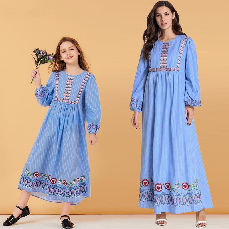Abayas Women Islamic Clothing Floarl Printed Fashion Bandage Striped Dresses Maxi Muslim Dress Bangladesh Kaftan Turkey Robe
Abayas Women Islamic Clothing Floarl Printed Fashion Bandage Striped Dresses Maxi Muslim Dress Bangladesh Kaftan Turkey Robe