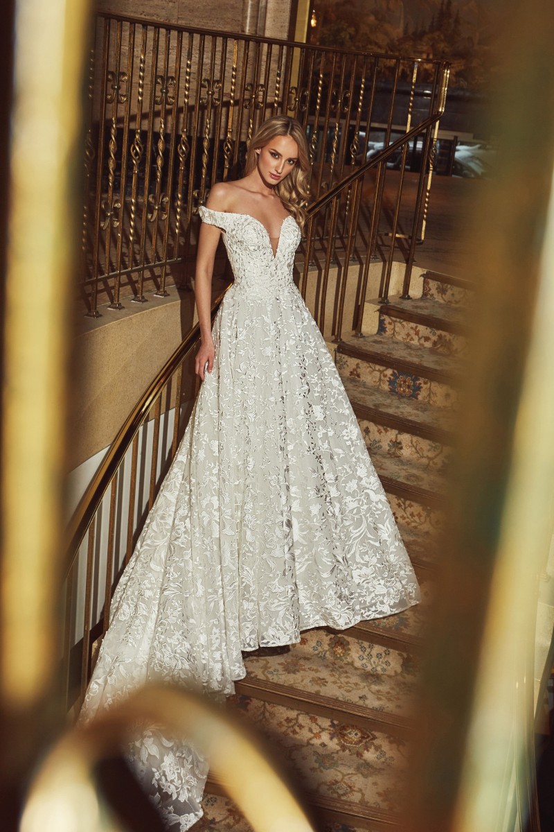 Calla Blanche 2020 Dresses Sleeveless Off Shoulder Lace Boho Bridal Gowns Covered Button Back A Line Beach Wedding Dress Custom 0505