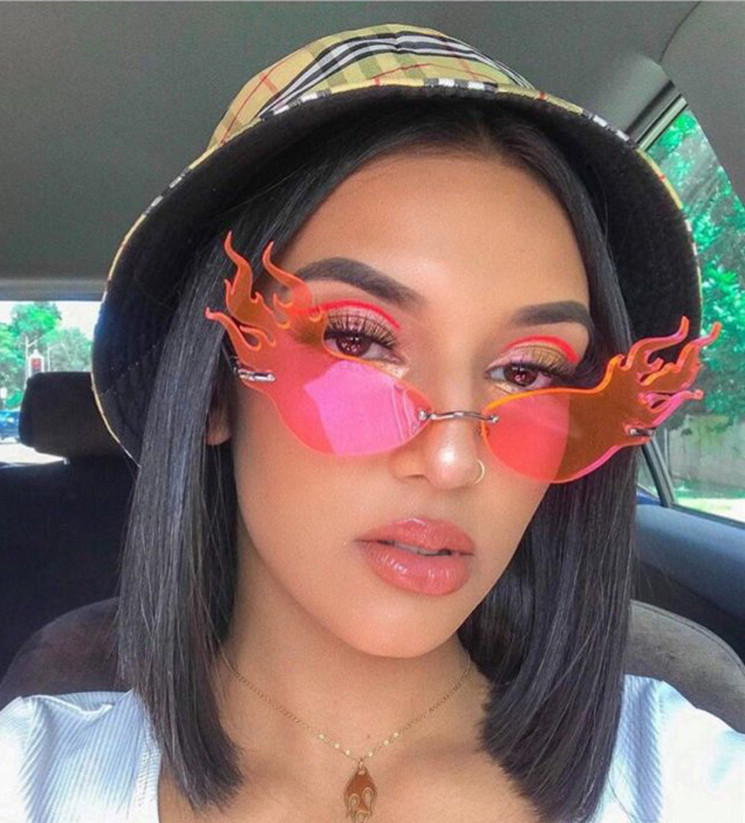 Frameless Triangle Cat Eye Flame Sunglasses For Men Women Personality High Quality 2020 personality bat Sunglasses Driving Eyewear S9052
Frameless Triangle Cat Eye Flame Sunglasses For Men Women Personality High Quality 2020 personality bat Sunglasses Driving Eyewear S9052