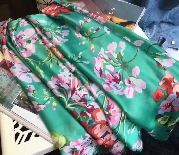 Wholesale-y 2020Fashion autumn and winter brand silk scarves timeless classic, super long shawl fashion women's soft silk scarves